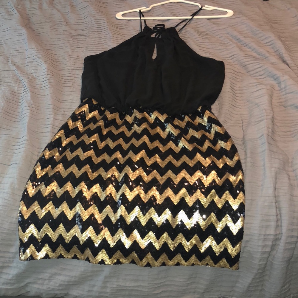 Black and gold chevron pattern dress